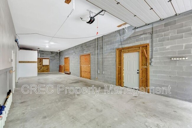 Building Photo - 1392 Eden Rd