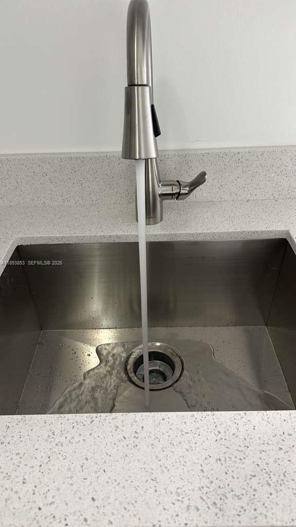 Building Photo - 15389 S Dixie Hwy