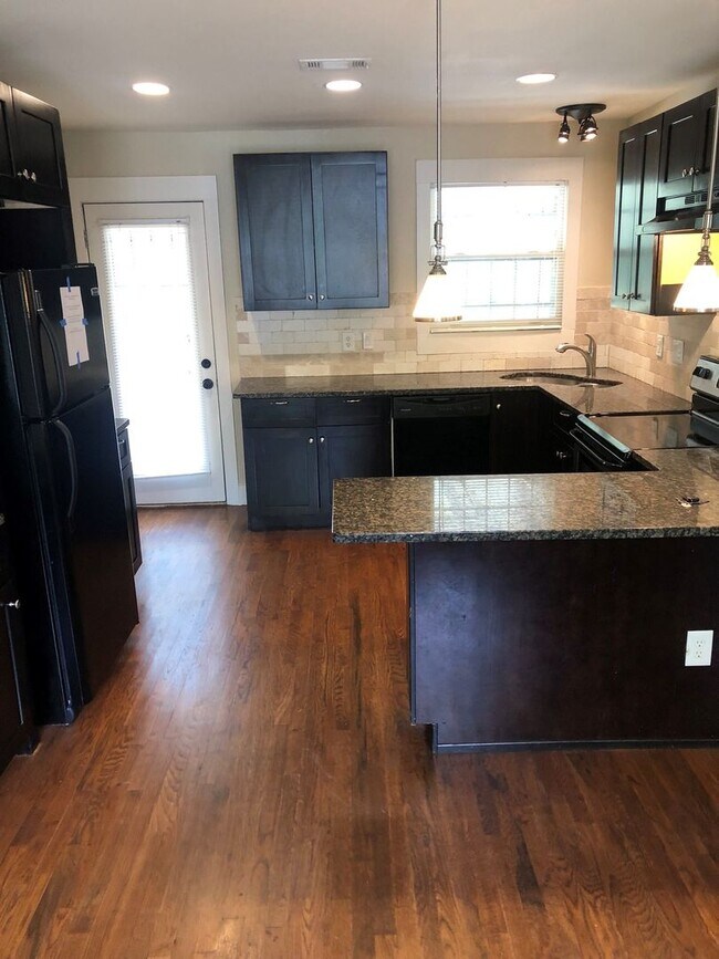 Building Photo - 3 Bed 2 Bath in Atlanta!
