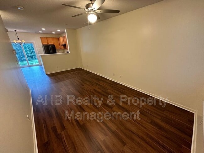 Building Photo - 1204 Glory Vine Rd