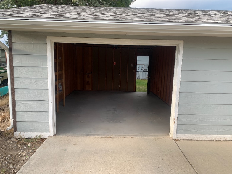 Building Photo - 2215 9th Ave