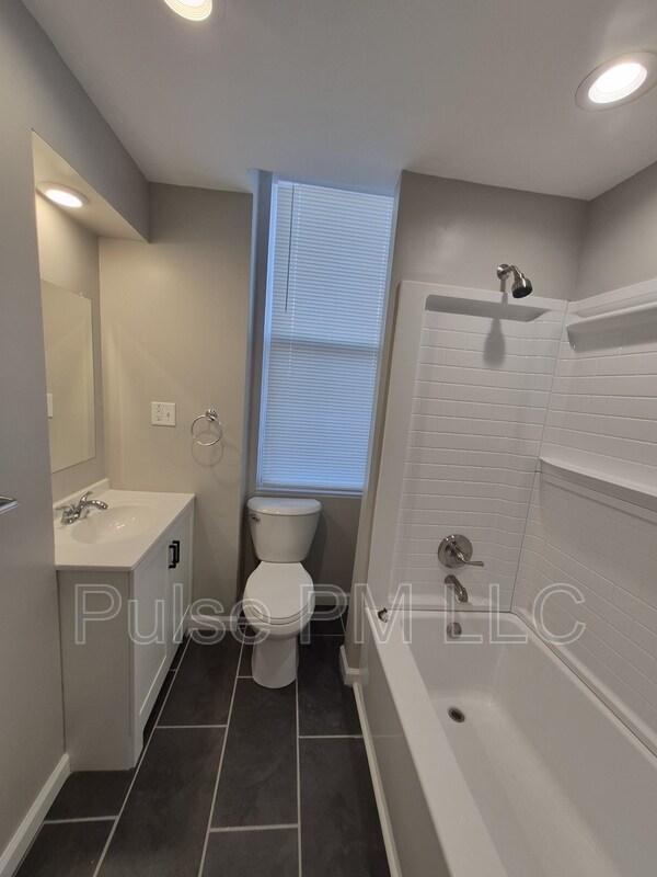 Building Photo - 638-640-640 6th Ave