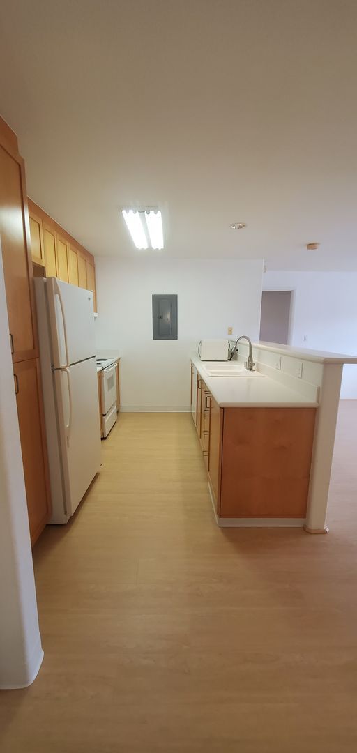 Building Photo - Lalea at Hawaii Kai - Move in Ready One Bedroom, One Bath, Two Parking