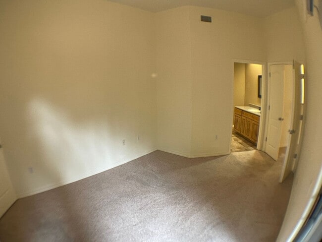Building Photo - LEASE TAKEOVER_Summit park 2 bedroom condo
