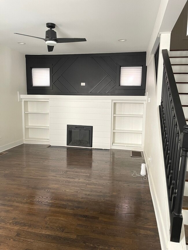 Building Photo - 6553 S Eberhart Ave