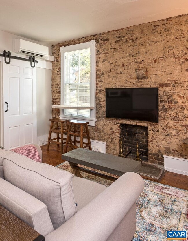 Building Photo - 829 Belmont Ave