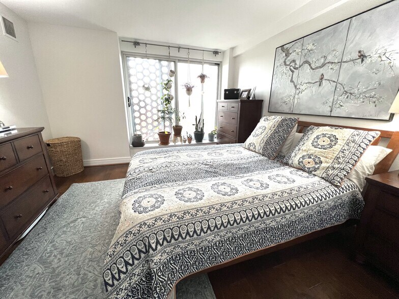Bedroom - 800 4th St SW