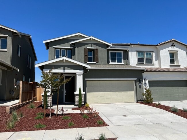 Building Photo - Newer Construction Home located in desirab...