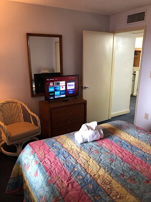 2nd queen bedroom - 1905 S Ocean Blvd