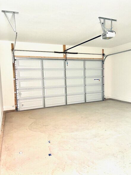 Building Photo - 12085 River Beauty Loop