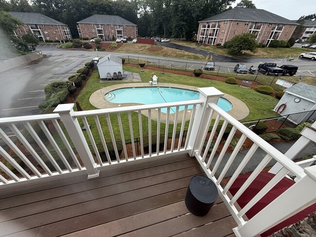 Building Photo - 8 Kenmar Dr