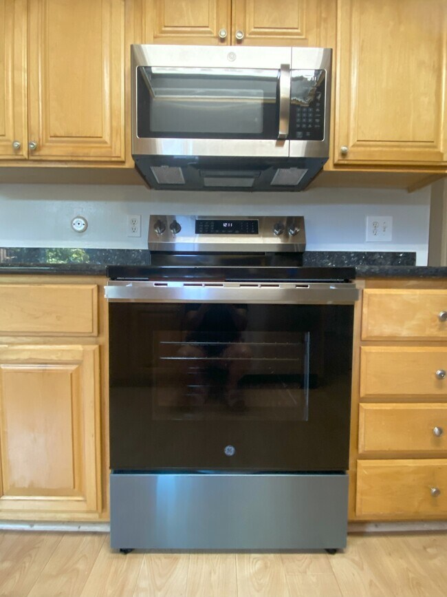 Building Photo - 4971 Ponderosa Ter