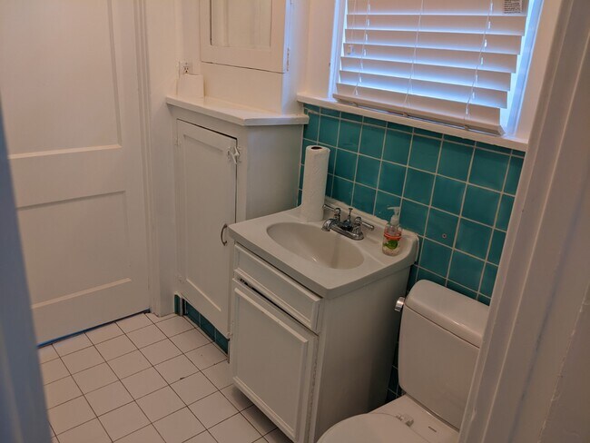 bathroom - 7716 Lexington Ave