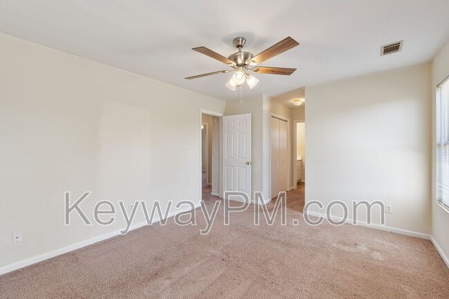 Building Photo - 3325 Hamden St