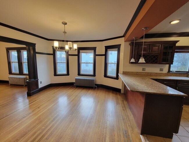 Building Photo - 4765 Washington St