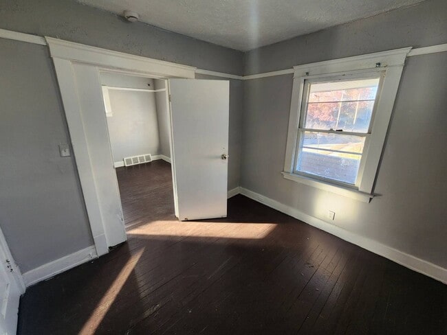 Building Photo - 11702 Honeydale Ave