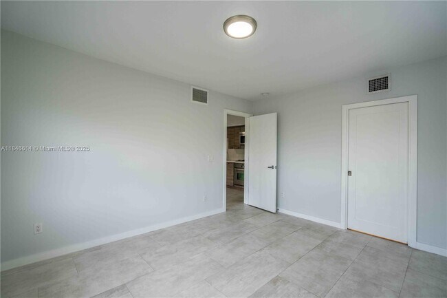 Building Photo - 666 NE 80th St