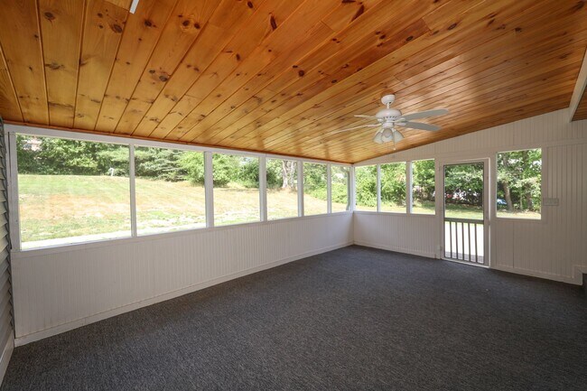Building Photo - 49 N Amherst Rd