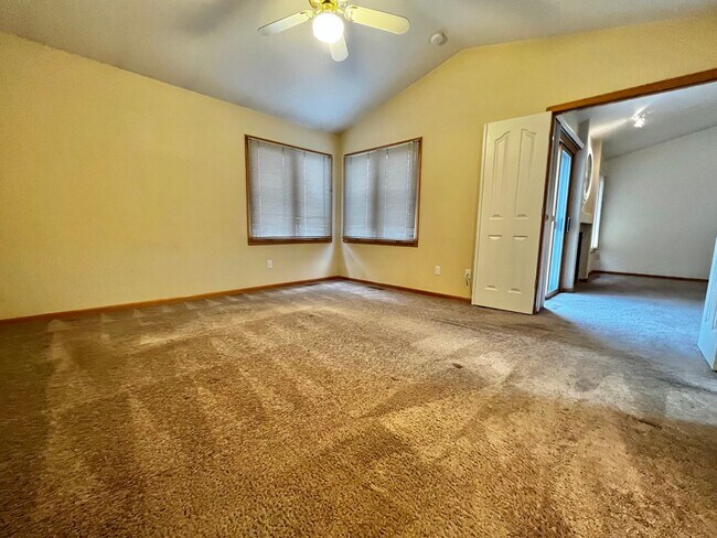 Building Photo - Charming 2-Bedroom Townhome in SW Fort Collins