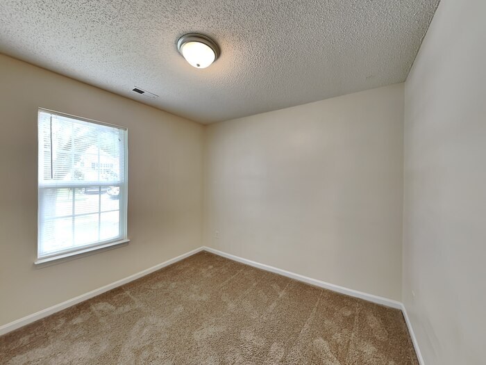 Building Photo - 2920 Westwinds Ct