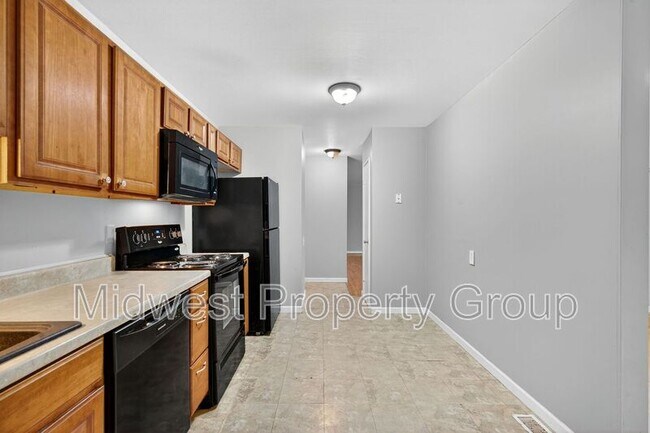 Building Photo - 4 Saratoga Ct