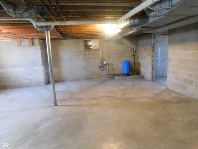 Building Photo - 1041 N Bluff Rd