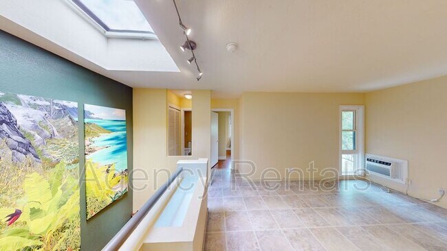 Building Photo - 123A Maunalua Ave