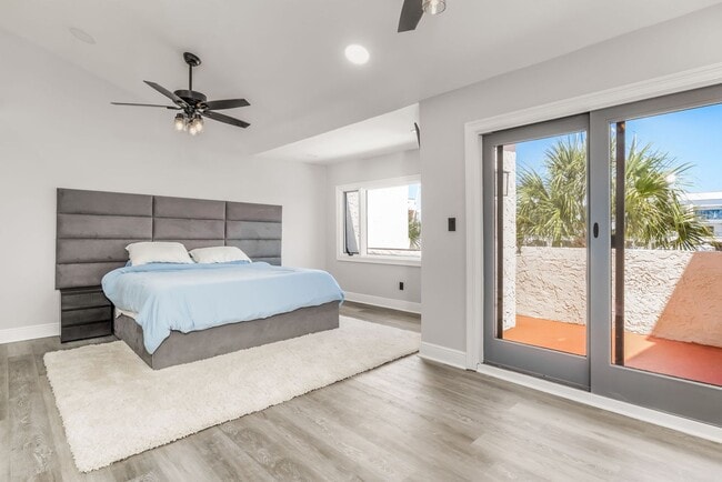 Building Photo - Experience Waterfront Living in Port Royal!