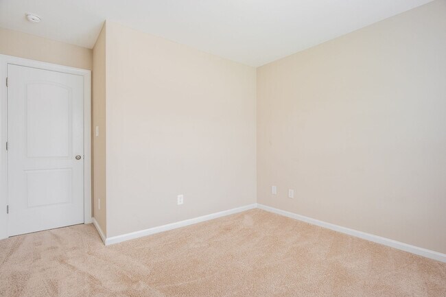 Building Photo - 107 McKinnon Pl