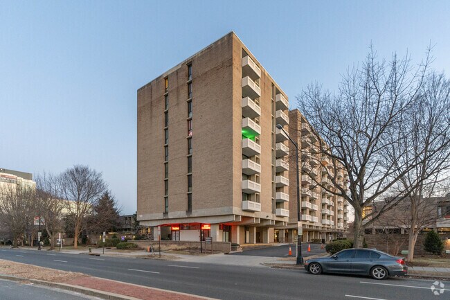 300 M St SW - Carrollsburg Square North Tower
