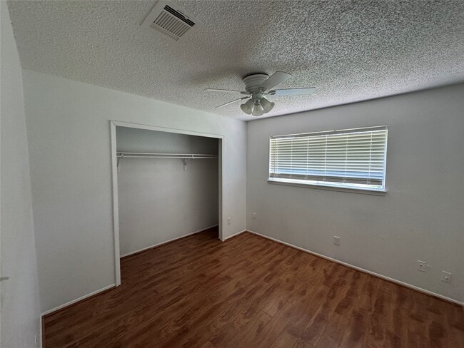 Building Photo - 22823 Deville Dr