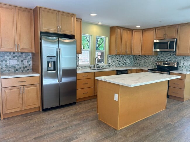 Building Photo - Beautiful Single Bedroom ADU in Brentwood