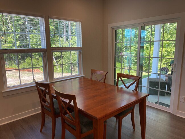 Building Photo - 2116 Sounders Ln NE