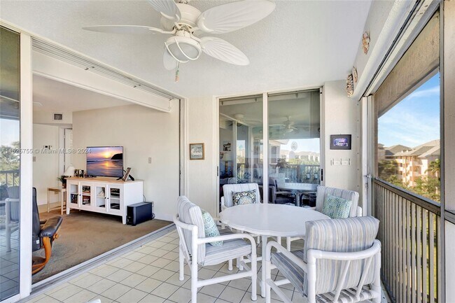 Building Photo - 353 S US Hwy 1