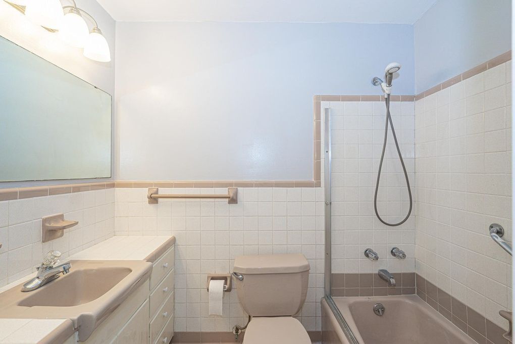 Hall Bath - 722 Revere Ave
