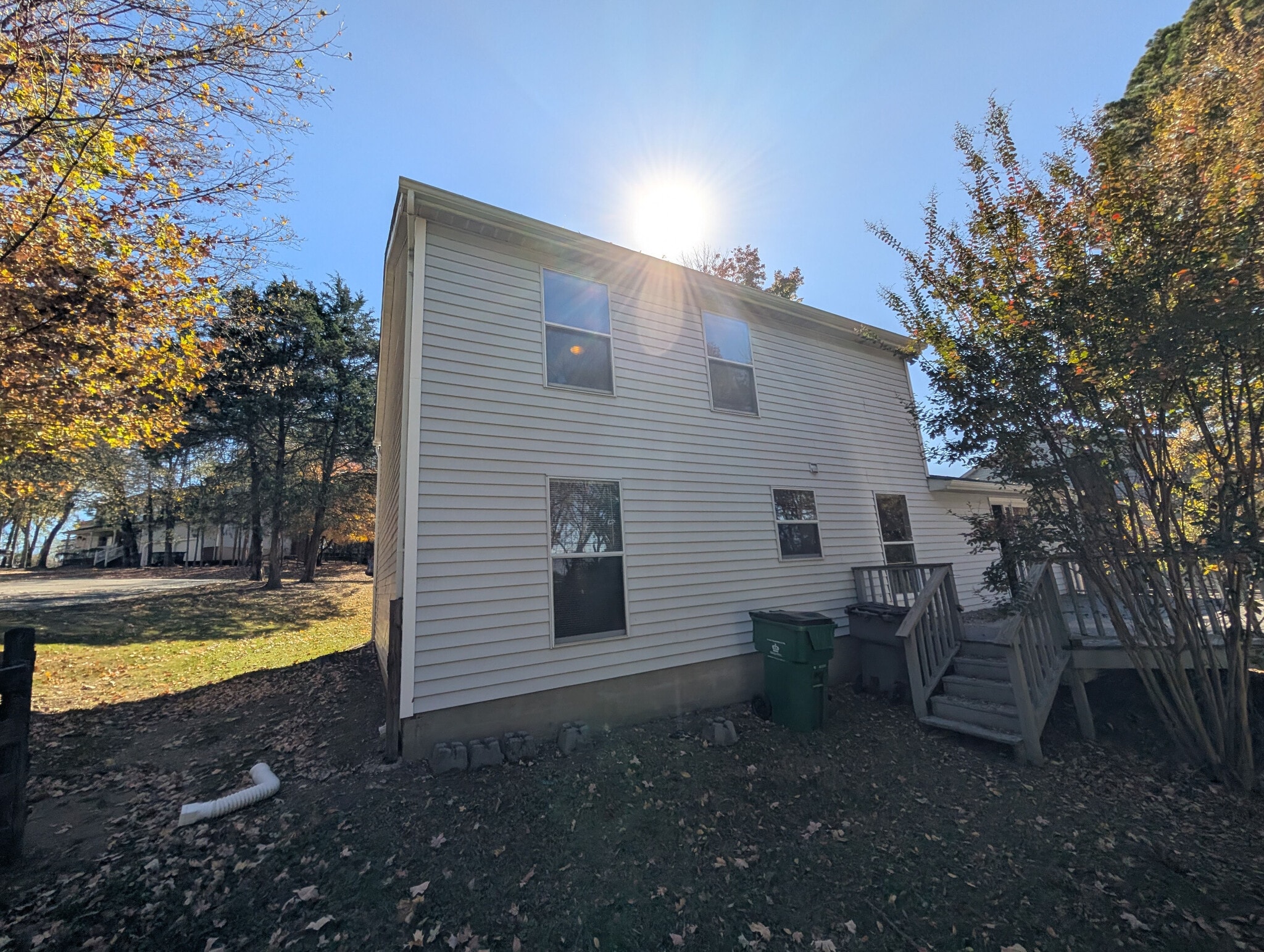 Building Photo - Room in House on Flint Glenn Ln