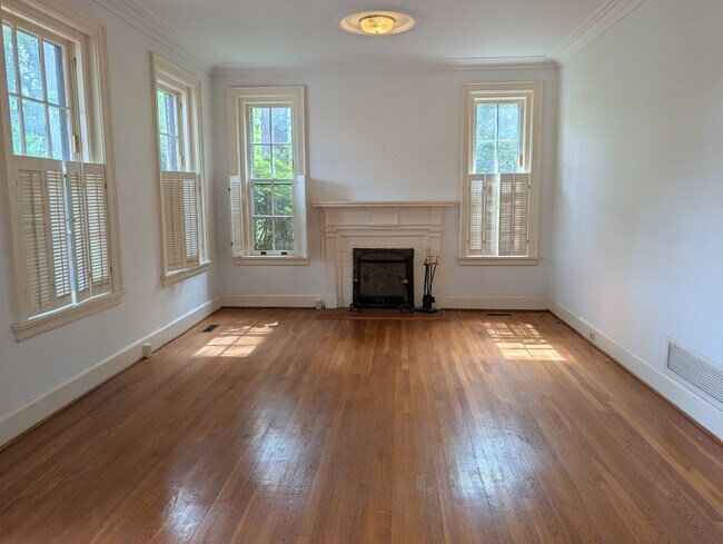 Building Photo - 1007 Wildwood Ave