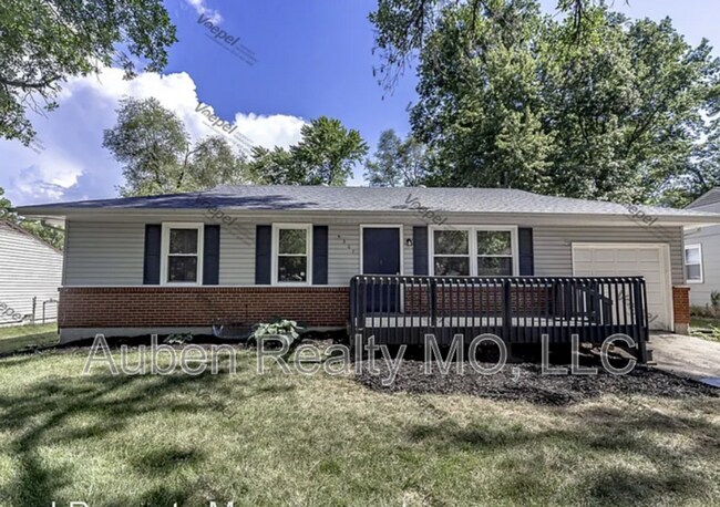 Primary Photo - 5307 NE 44th Terrace