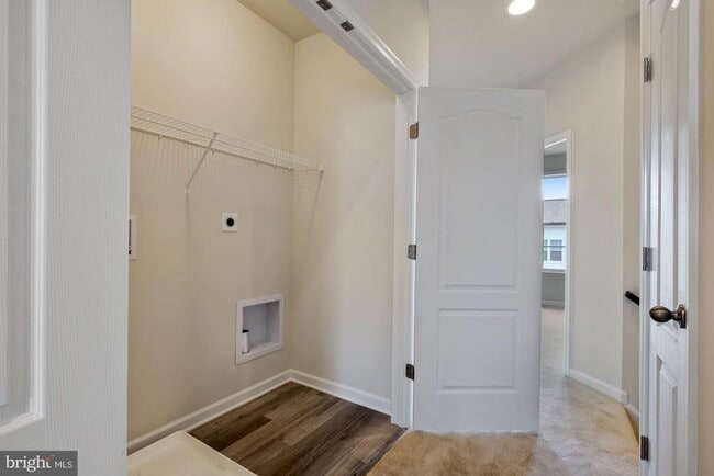Building Photo - 5986 Passend Dr