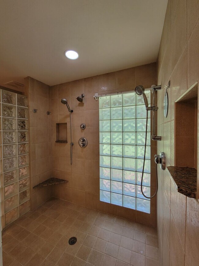 Building Photo - 4 bedroom house for rent on Killearn Estat...