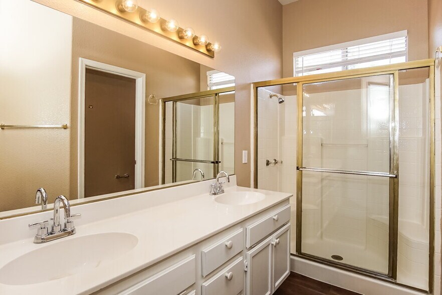 Building Photo - 4432 Rodman Dr
