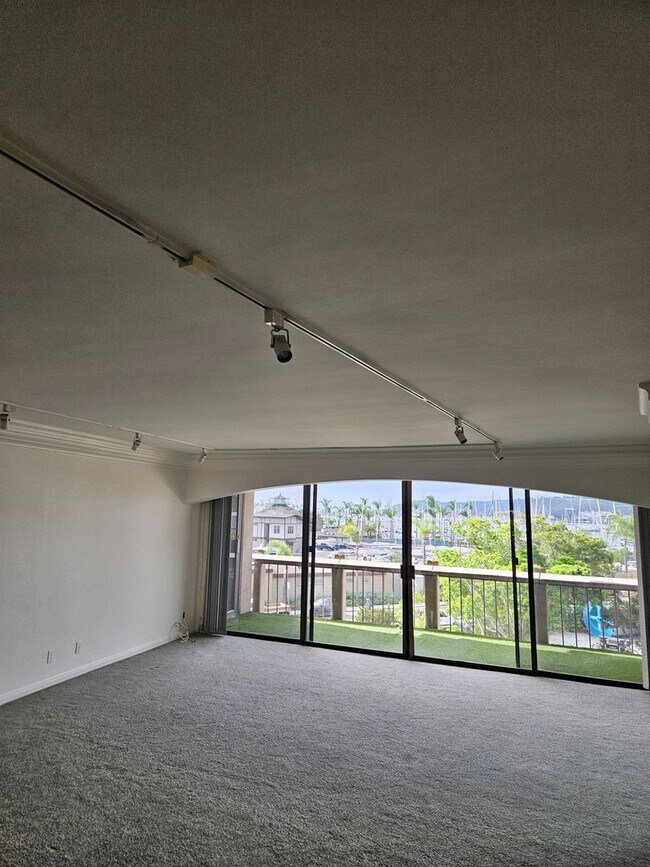 Building Photo - Live at Le Rondelet - Two Bedrooms and Views!