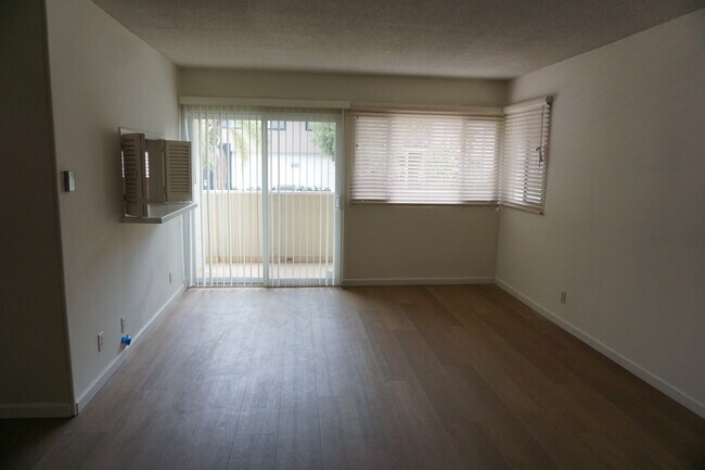 Living Room - 11628 Mayfield Ave