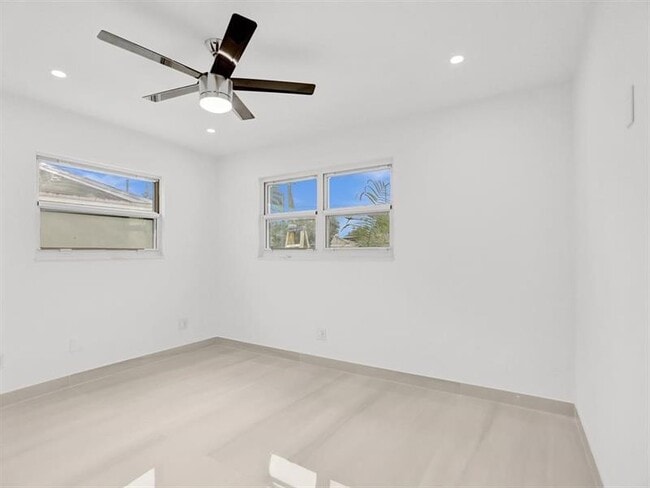 Building Photo - 4530 SW 34th Dr