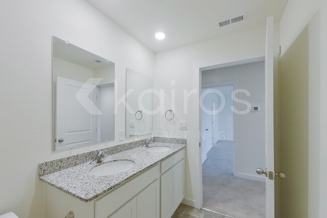 Building Photo - 3912 NE Billie Ln