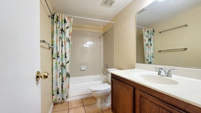 Building Photo - 1204 Observation Dr