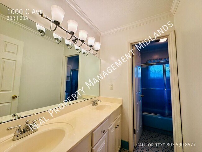 Building Photo - 1000 C Ave