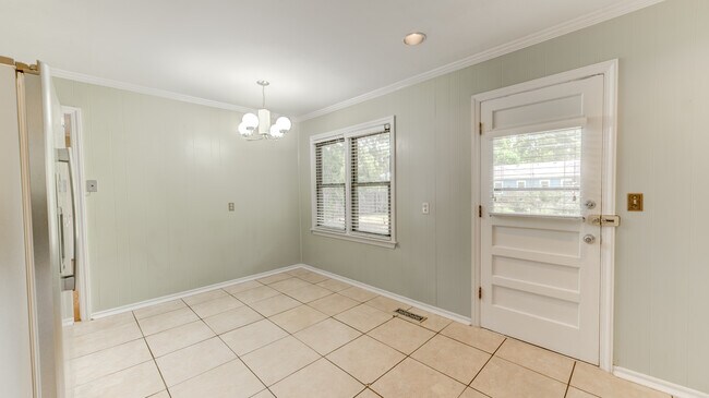 Building Photo - 56 E 52nd St