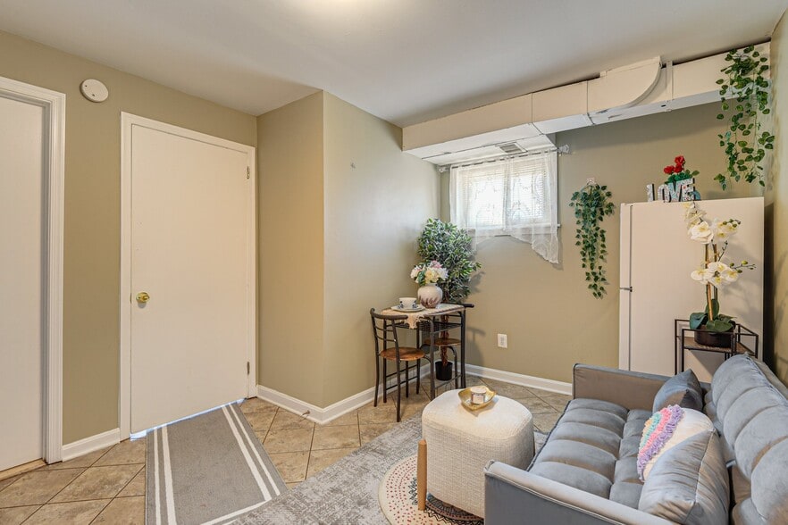 Building Photo - 5929 Camberly Ave