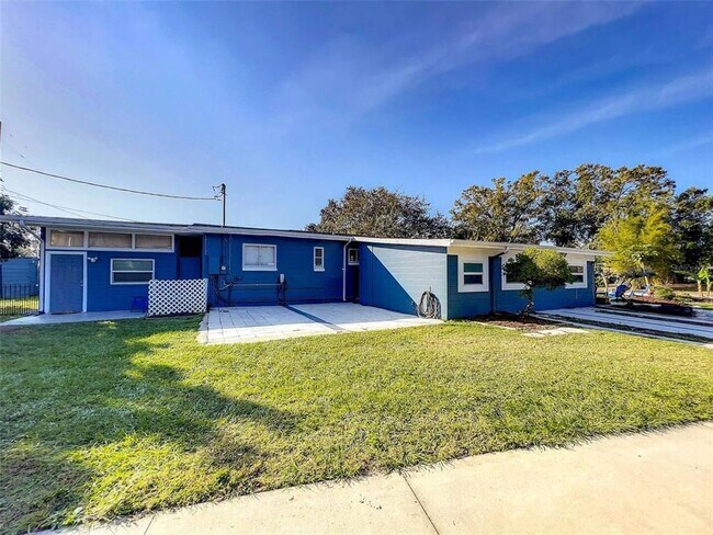Building Photo - 1245 CATALPA Dr